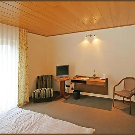 Zur Krone Hotel Ronneburg (Hessen)