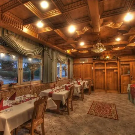 Zur Krone 3* Ronneburg (Hessen)